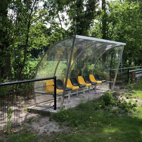 Dugout voetbal model 150 60 Volledig gelast aluminium en daardoor zeer duurzaam. Deze verrassend voordelige dugouts zijn een aanwinst voor ieder sportpark. Leverbaar in lengtes 3 t/m 6 meter.